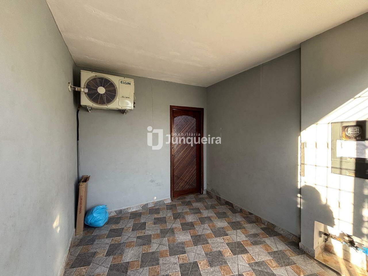 Casa à venda, 2 quartos, 1 vaga, no bairro Vila Rezende em Piracicaba - SP