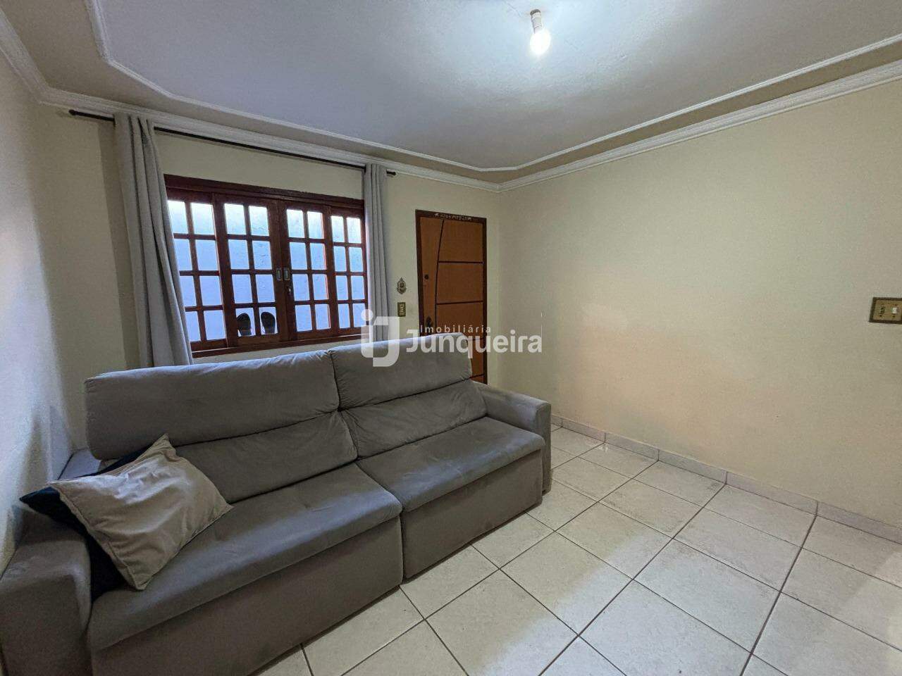 Casa à venda, 2 quartos, 1 vaga, no bairro Vila Rezende em Piracicaba - SP
