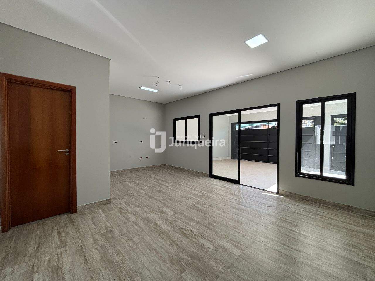 Casa à venda, 3 quartos, sendo 1 suíte, 2 vagas, no bairro Campestre em Piracicaba - SP
