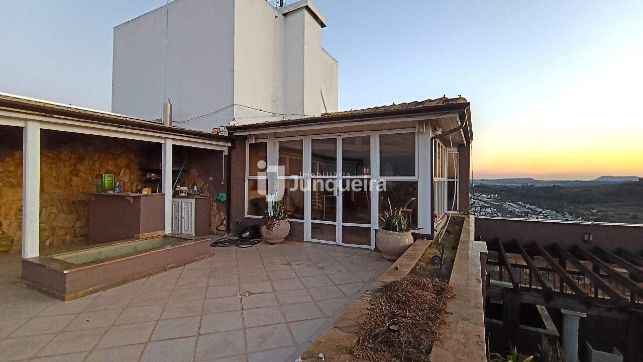 Apartamento à venda no Abel Pereira, 5 quartos, sendo 3 suítes, 3 vagas, no bairro Castelinho em Piracicaba - SP