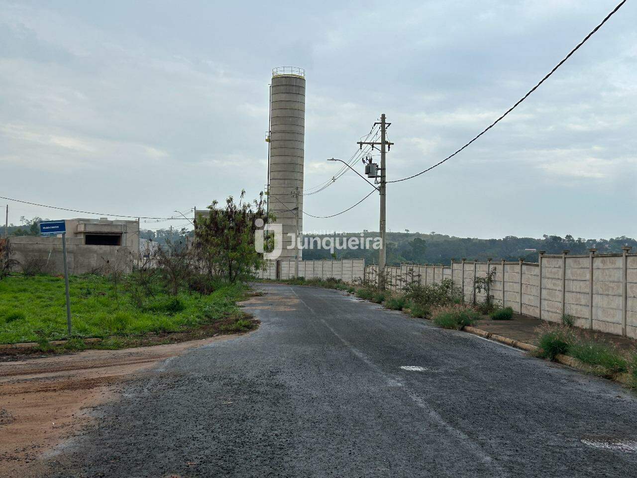 Terreno à venda, no bairro Vale do Sol em Piracicaba - SP