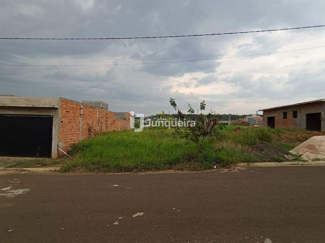 Terreno à venda, no bairro Vale do Sol em Piracicaba - SP