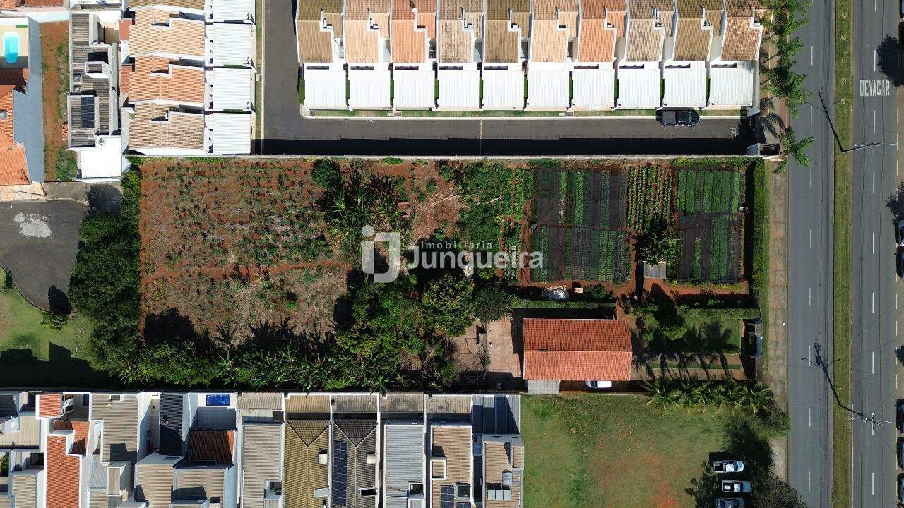 Área à venda, no bairro Jardim Astúrias I em Piracicaba - SP