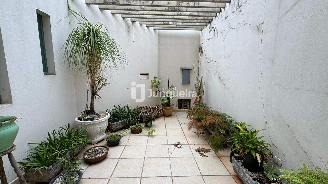 Casa à venda, 3 quartos, sendo 1 suíte, 2 vagas, no bairro Jardim Abaeté em Piracicaba - SP
