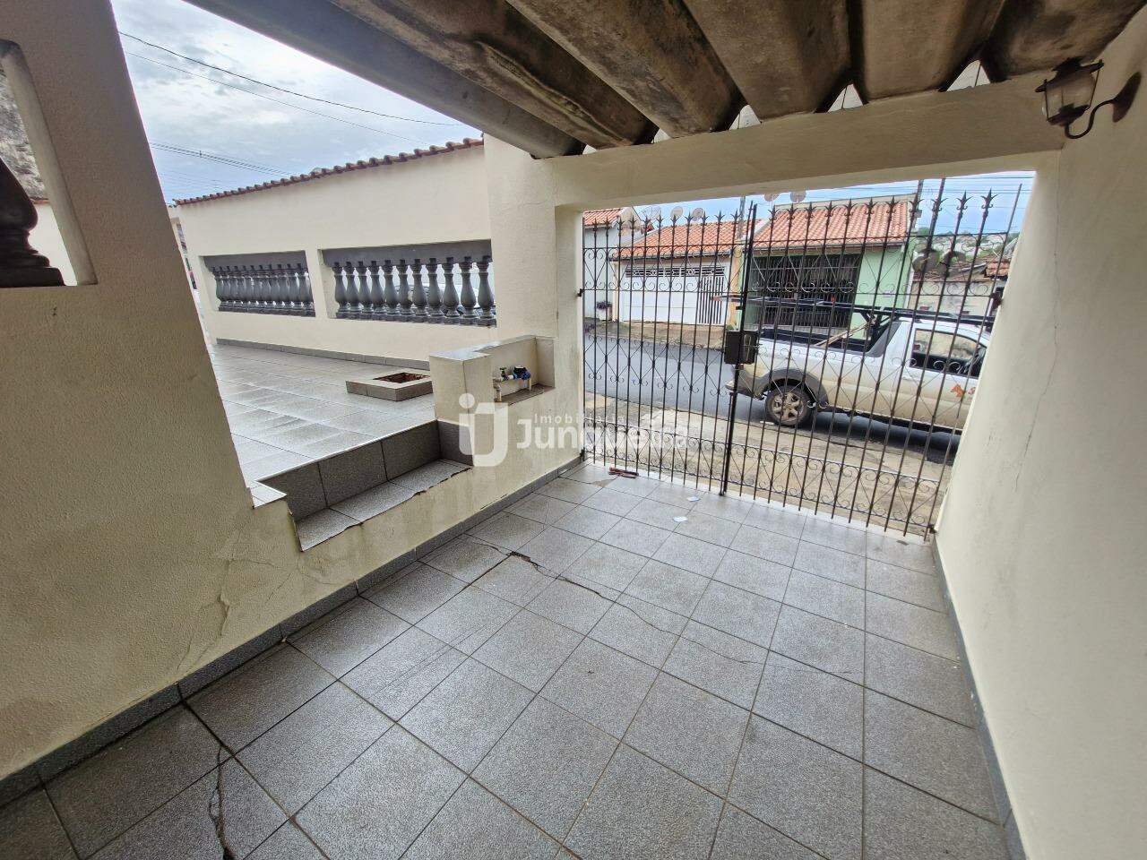 Casa à venda, 4 quartos, 1 vaga, no bairro Prezoto em Piracicaba - SP