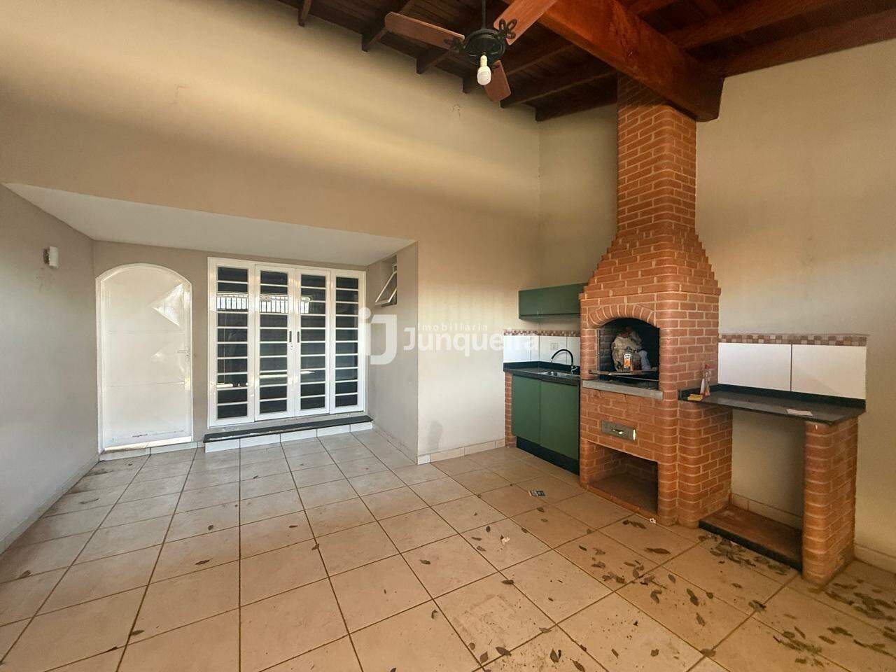 Casa à venda, 2 quartos, sendo 1 suíte, 1 vaga, no bairro Água Branca em Piracicaba - SP