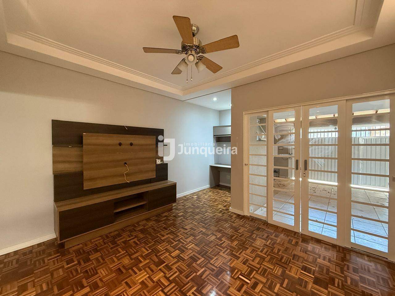 Casa à venda, 2 quartos, sendo 1 suíte, 1 vaga, no bairro Água Branca em Piracicaba - SP