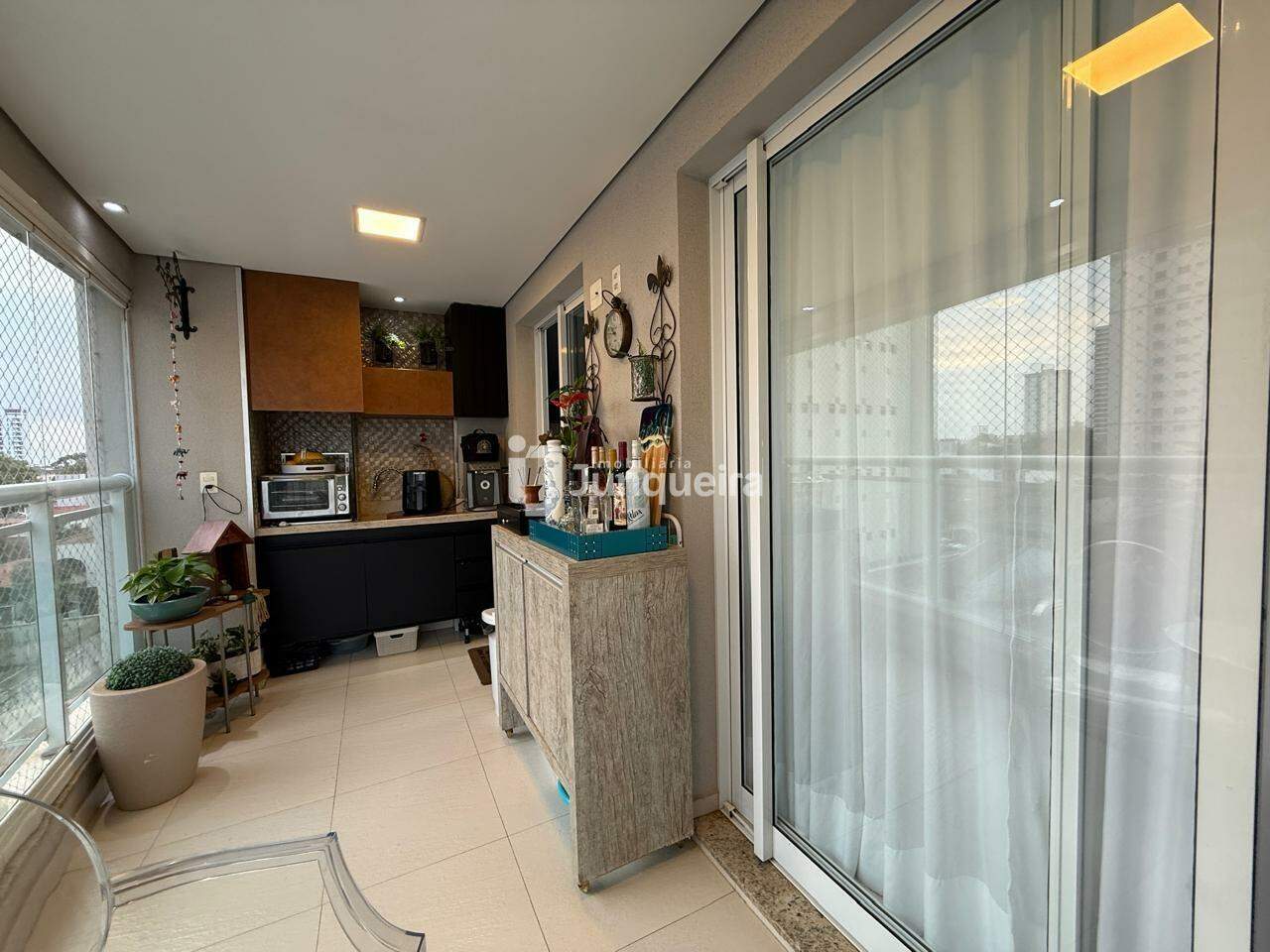 Apartamento à venda no Praça das Araucárias, 3 quartos, sendo 2 suítes, 2 vagas, no bairro São Dimas em Piracicaba - SP