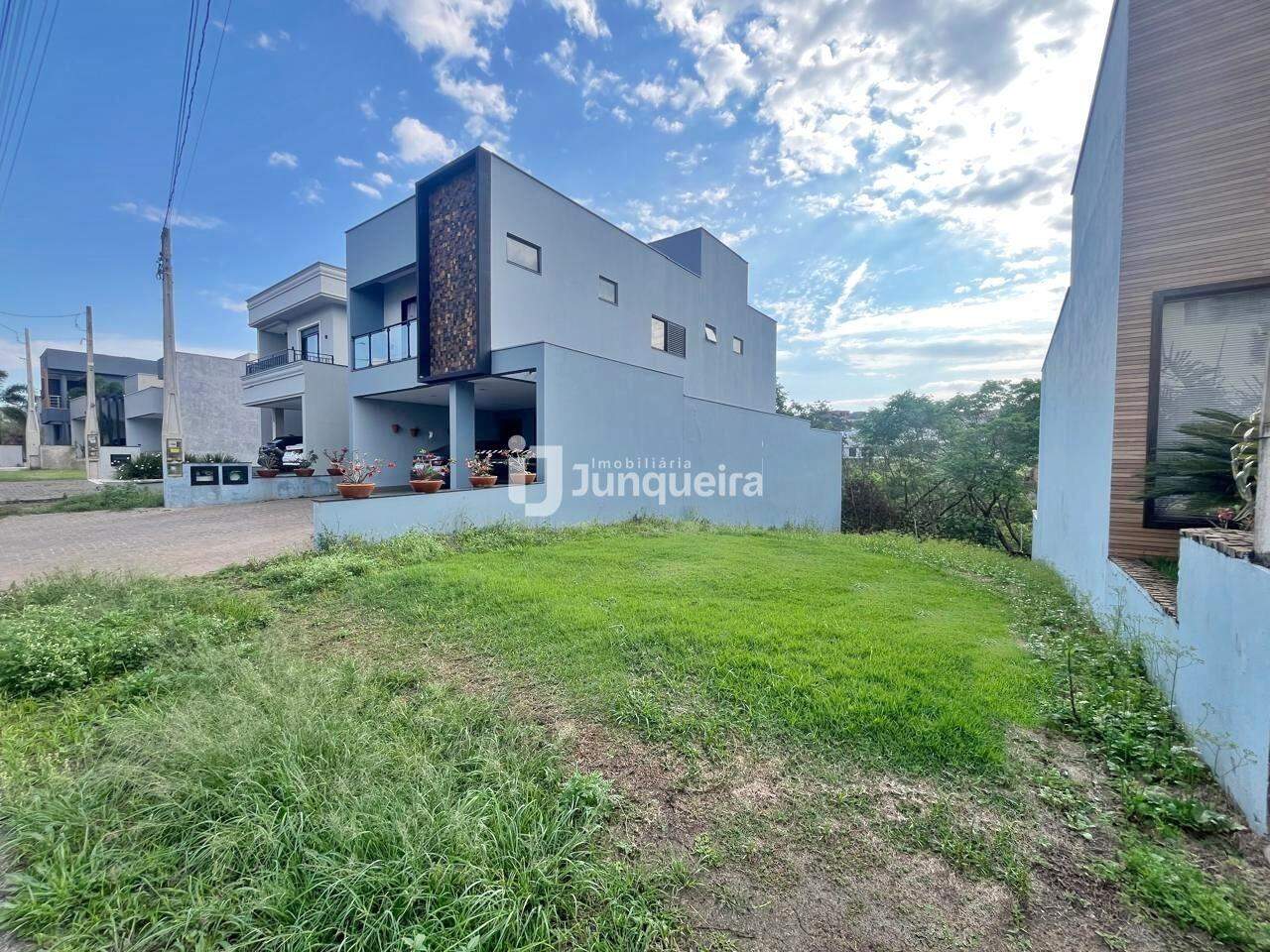 Terreno em Condomínio à venda no Reserva das Paineiras, no bairro Reserva das Paineiras em Piracicaba - SP