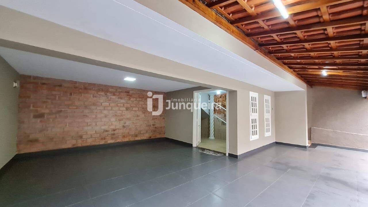 Casa para alugar, 3 quartos, sendo 1 suíte, 4 vagas, no bairro Jardim Brasília em Piracicaba - SP