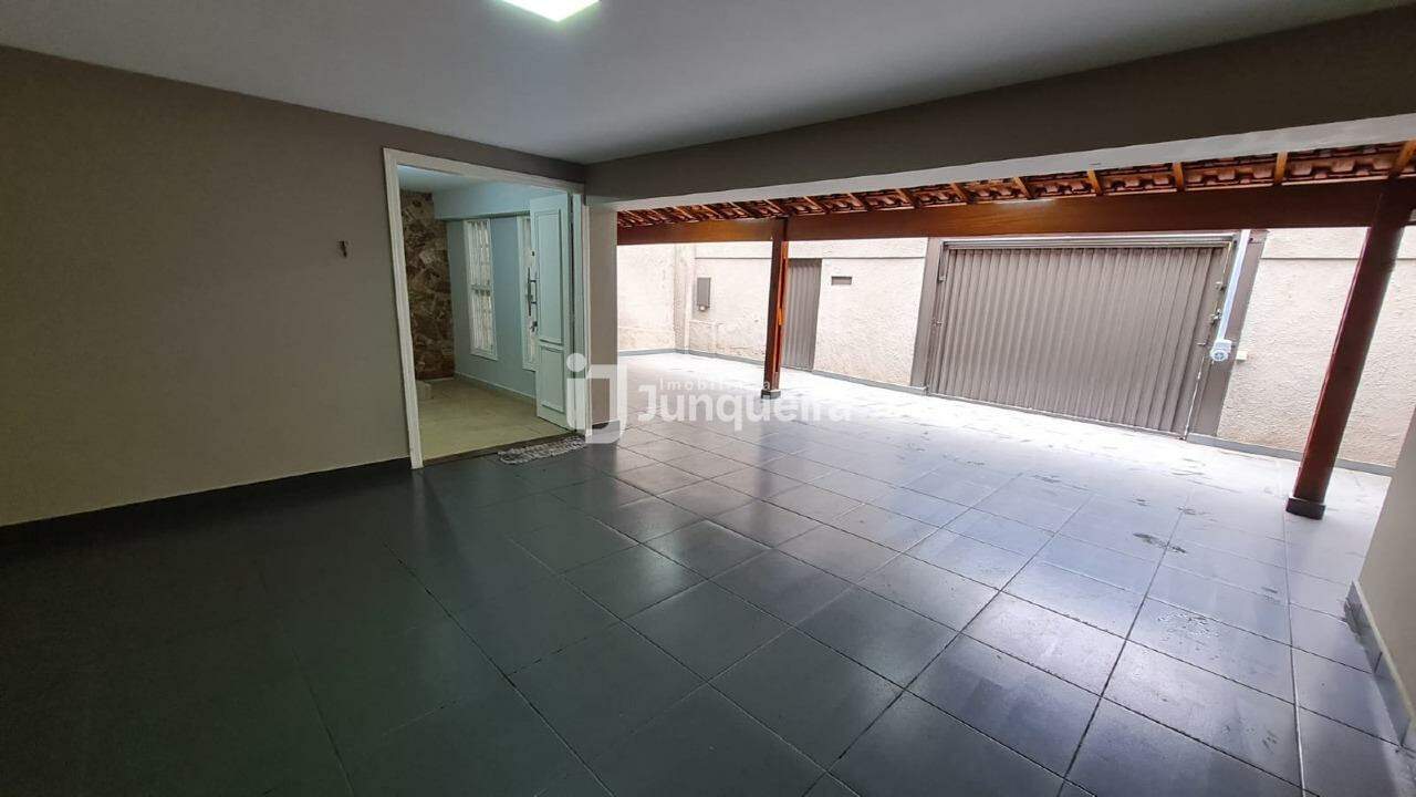 Casa para alugar, 3 quartos, sendo 1 suíte, 4 vagas, no bairro Jardim Brasília em Piracicaba - SP