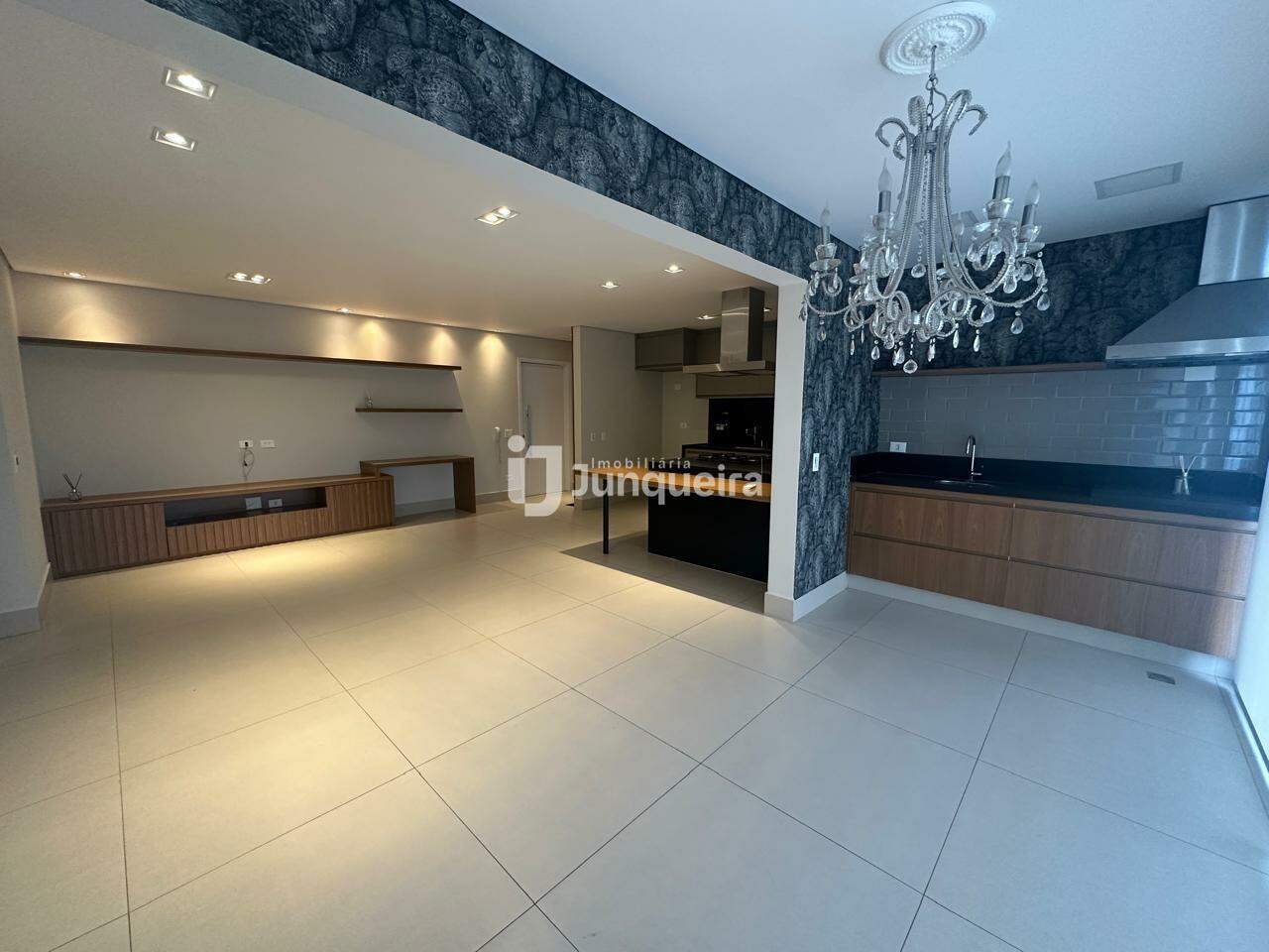 Apartamento à venda no Bella Itália, 2 quartos, sendo 2 suítes, 2 vagas, no bairro São Judas em Piracicaba - SP