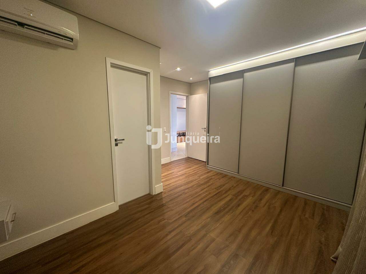 Apartamento à venda no Bella Itália, 2 quartos, sendo 2 suítes, 2 vagas, no bairro São Judas em Piracicaba - SP