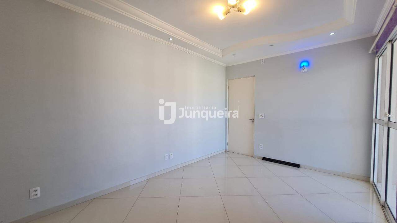 Apartamento para alugar no Engenho Resende, 2 quartos, 1 vaga, no bairro Vale do Sol em Piracicaba - SP