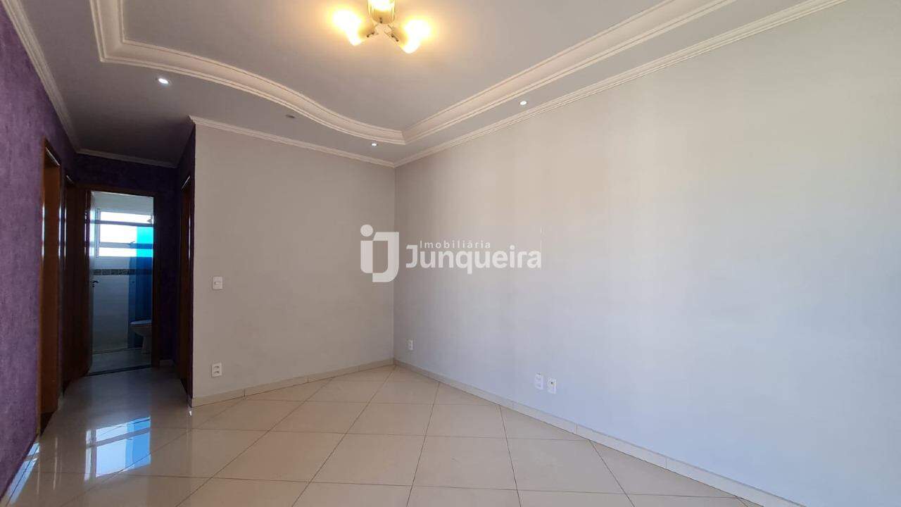 Apartamento para alugar no Engenho Resende, 2 quartos, 1 vaga, no bairro Vale do Sol em Piracicaba - SP