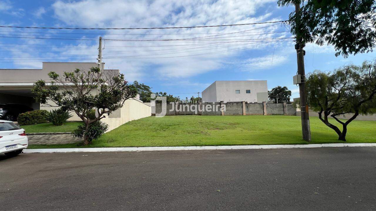 Terreno em Condomínio à venda no São Luiz , no bairro Água Branca em Piracicaba - SP