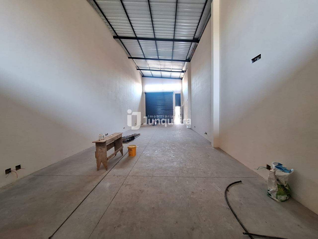 Salão para alugar, no bairro Conjunto Residencial Vitório Cezarino em Rio das Pedras - SP