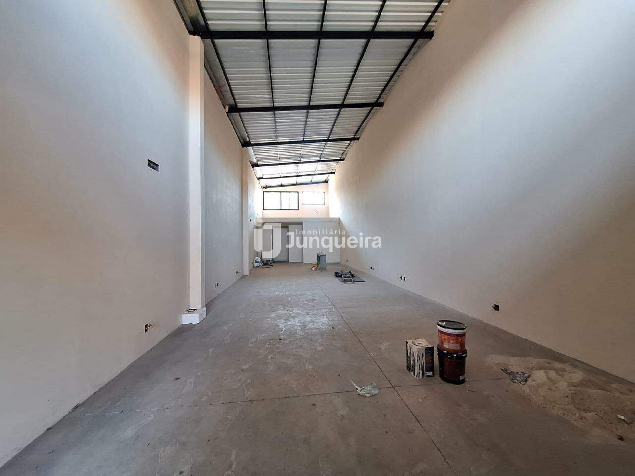 Salão para alugar, no bairro Conjunto Residencial Vitório Cezarino em Rio das Pedras - SP