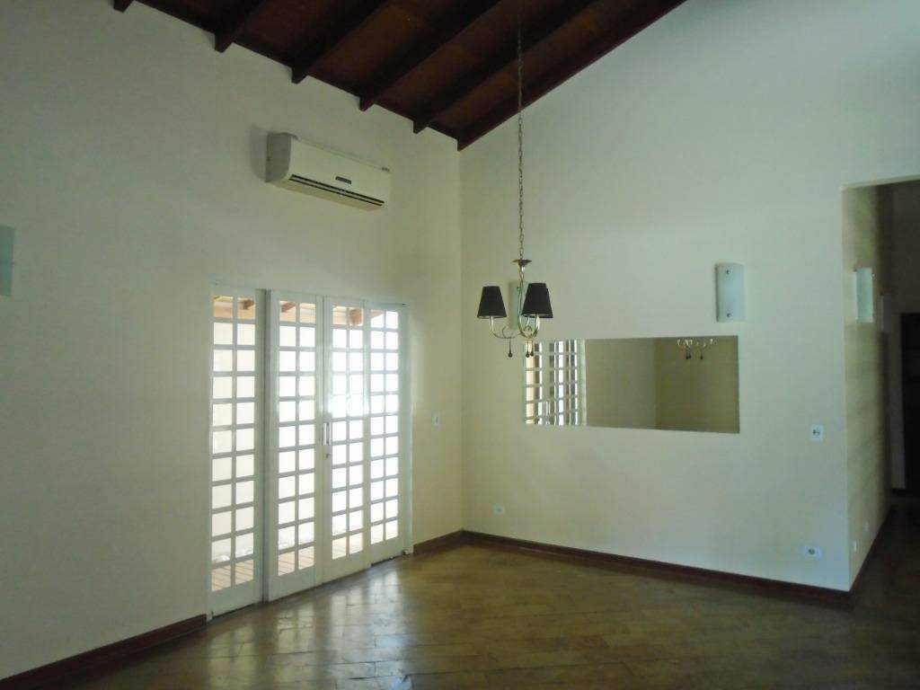 Casa em Condomínio para alugar no Terras de Piracicaba III , 3 quartos, sendo 1 suíte, 4 vagas, no bairro Terras de Piracicaba III em Piracicaba - SP