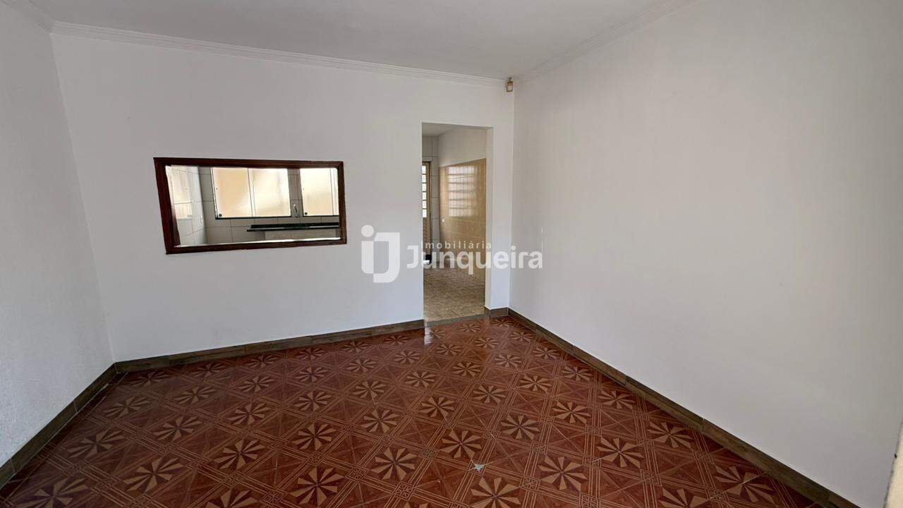 Casa para alugar, 2 quartos, 1 vaga, no bairro Jardim Diamante em Piracicaba - SP