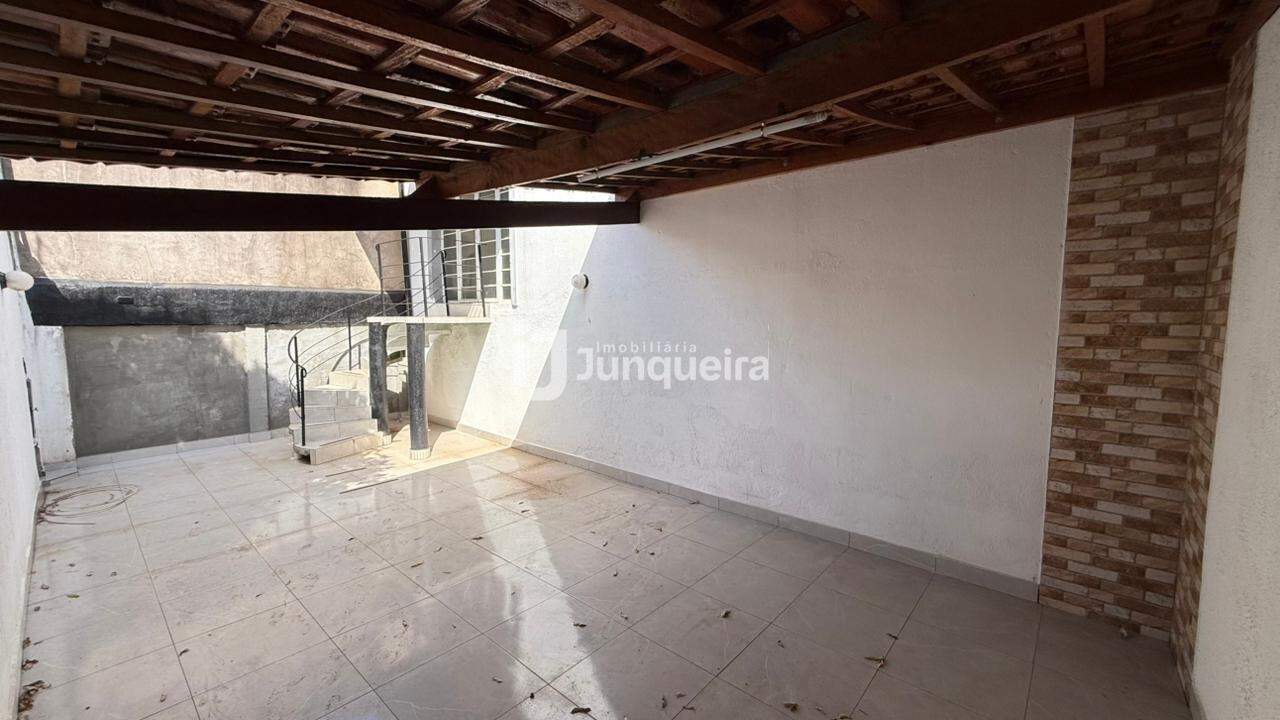 Casa para alugar, 2 quartos, 1 vaga, no bairro Jardim Diamante em Piracicaba - SP