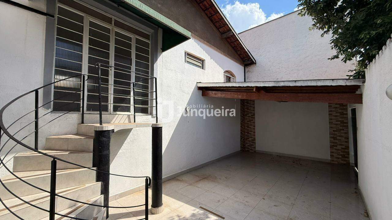 Casa para alugar, 2 quartos, 1 vaga, no bairro Jardim Diamante em Piracicaba - SP