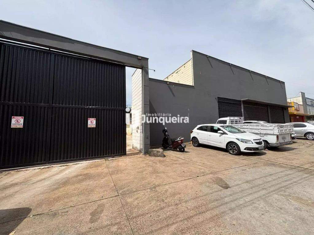 Salão para alugar, 30 vagas, no bairro Nova América em Piracicaba - SP