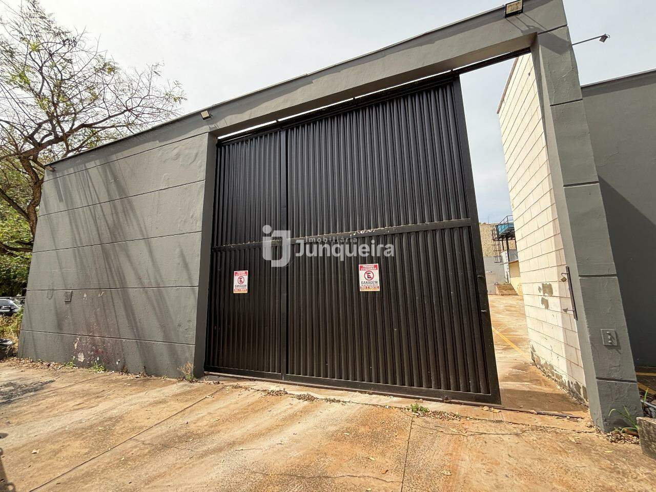 Salão para alugar, 30 vagas, no bairro Nova América em Piracicaba - SP