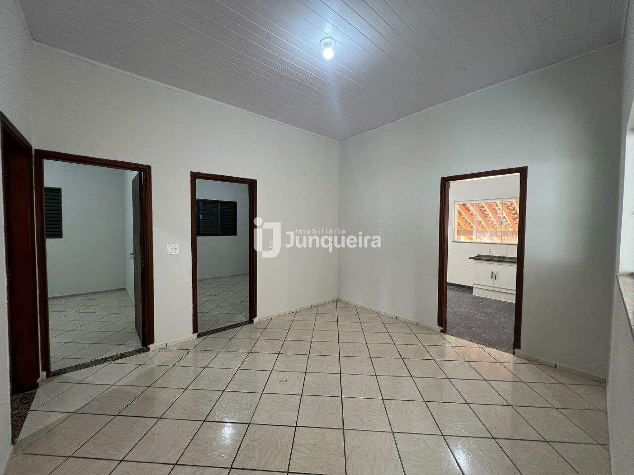 Casa para alugar, 3 quartos, 2 vagas, no bairro Centro em Rio das Pedras - SP