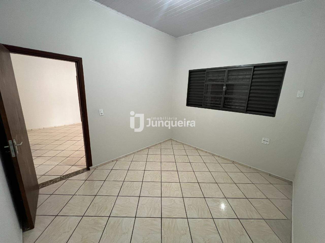 Casa para alugar, 3 quartos, 2 vagas, no bairro Centro em Rio das Pedras - SP