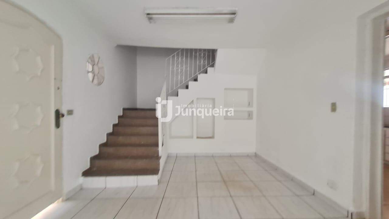 Casa para alugar, 5 quartos, sendo 1 suíte, 4 vagas, no bairro Piracicamirim em Piracicaba - SP