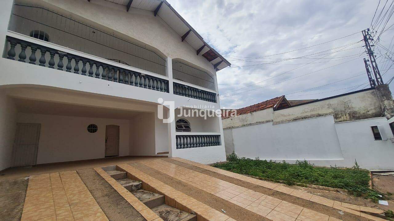 Casa para alugar, 5 quartos, sendo 1 suíte, 4 vagas, no bairro Piracicamirim em Piracicaba - SP