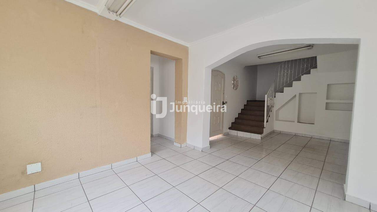 Casa para alugar, 5 quartos, sendo 1 suíte, 4 vagas, no bairro Piracicamirim em Piracicaba - SP