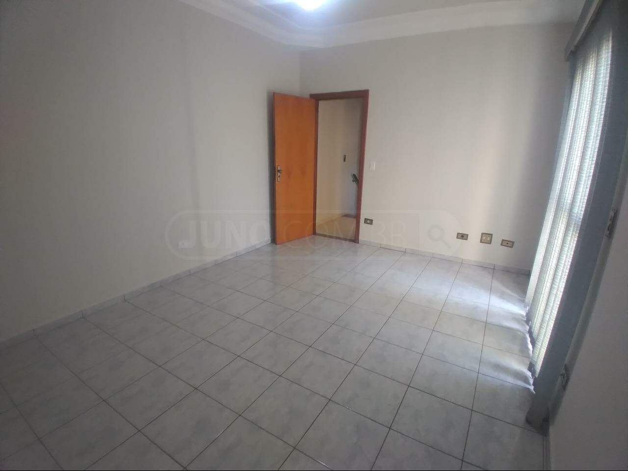 Casa para alugar, 2 quartos, sendo 1 suíte, 1 vaga, no bairro São Luiz em Piracicaba - SP