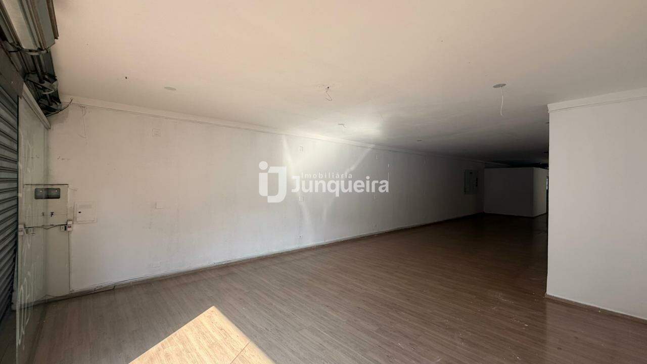 Salão para alugar, no bairro Centro em Piracicaba - SP