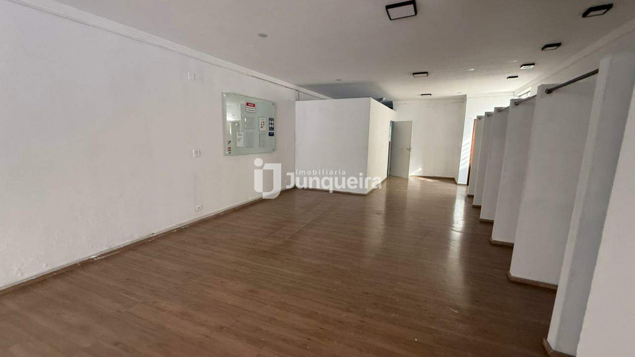 Salão para alugar, no bairro Centro em Piracicaba - SP