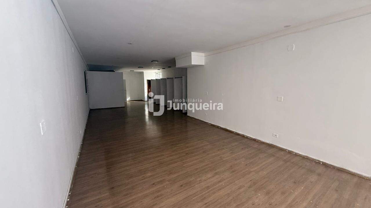 Salão para alugar, no bairro Centro em Piracicaba - SP