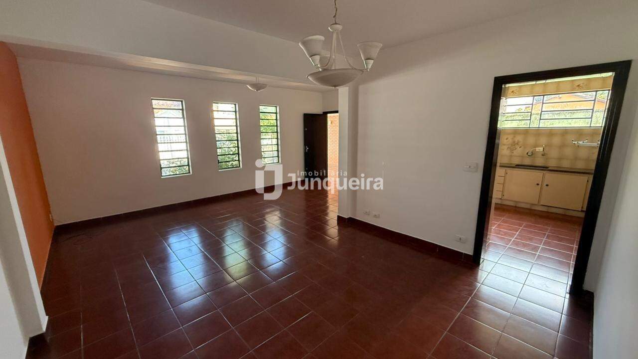 Casa para alugar, 3 quartos, sendo 1 suíte, 1 vaga, no bairro Santa Terezinha em Piracicaba - SP