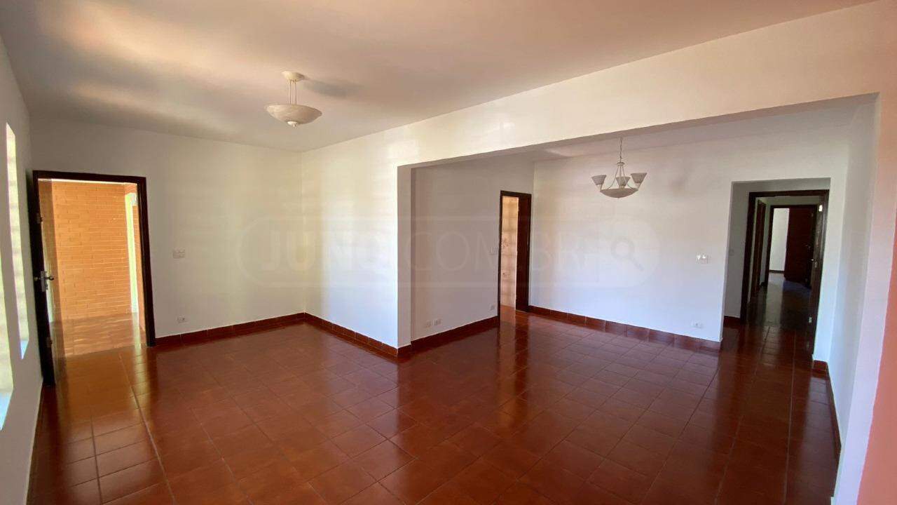 Casa para alugar, 3 quartos, sendo 1 suíte, 1 vaga, no bairro Santa Terezinha em Piracicaba - SP