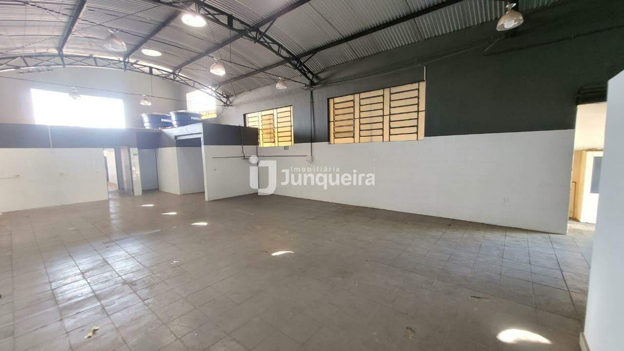 Salão para alugar, no bairro Vila Rezende em Piracicaba - SP