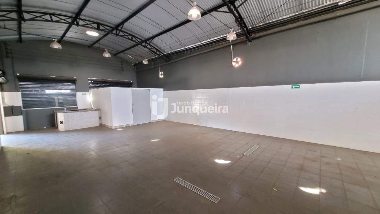 Salão para alugar, no bairro Vila Rezende em Piracicaba - SP