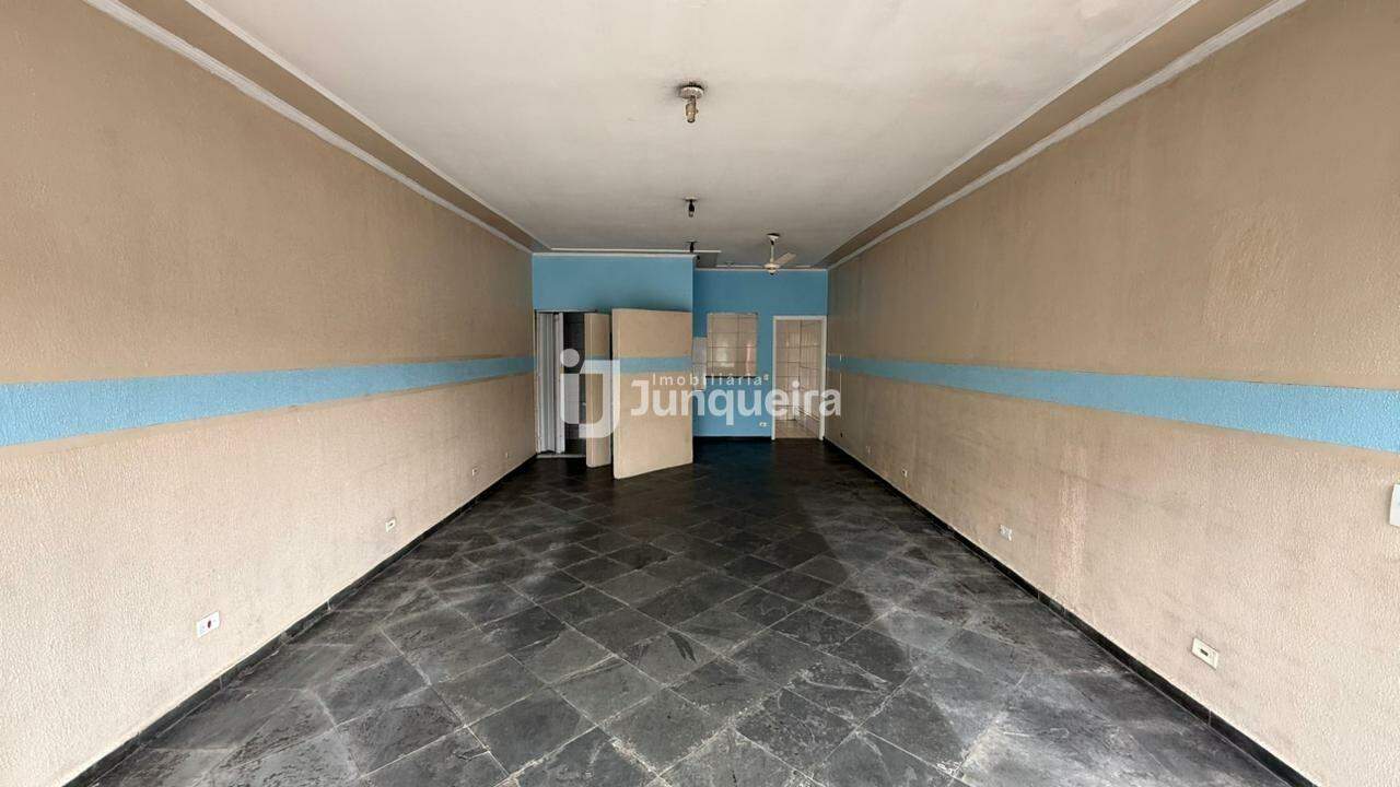 Salão para alugar, 1 quarto, no bairro Santa Terezinha em Piracicaba - SP