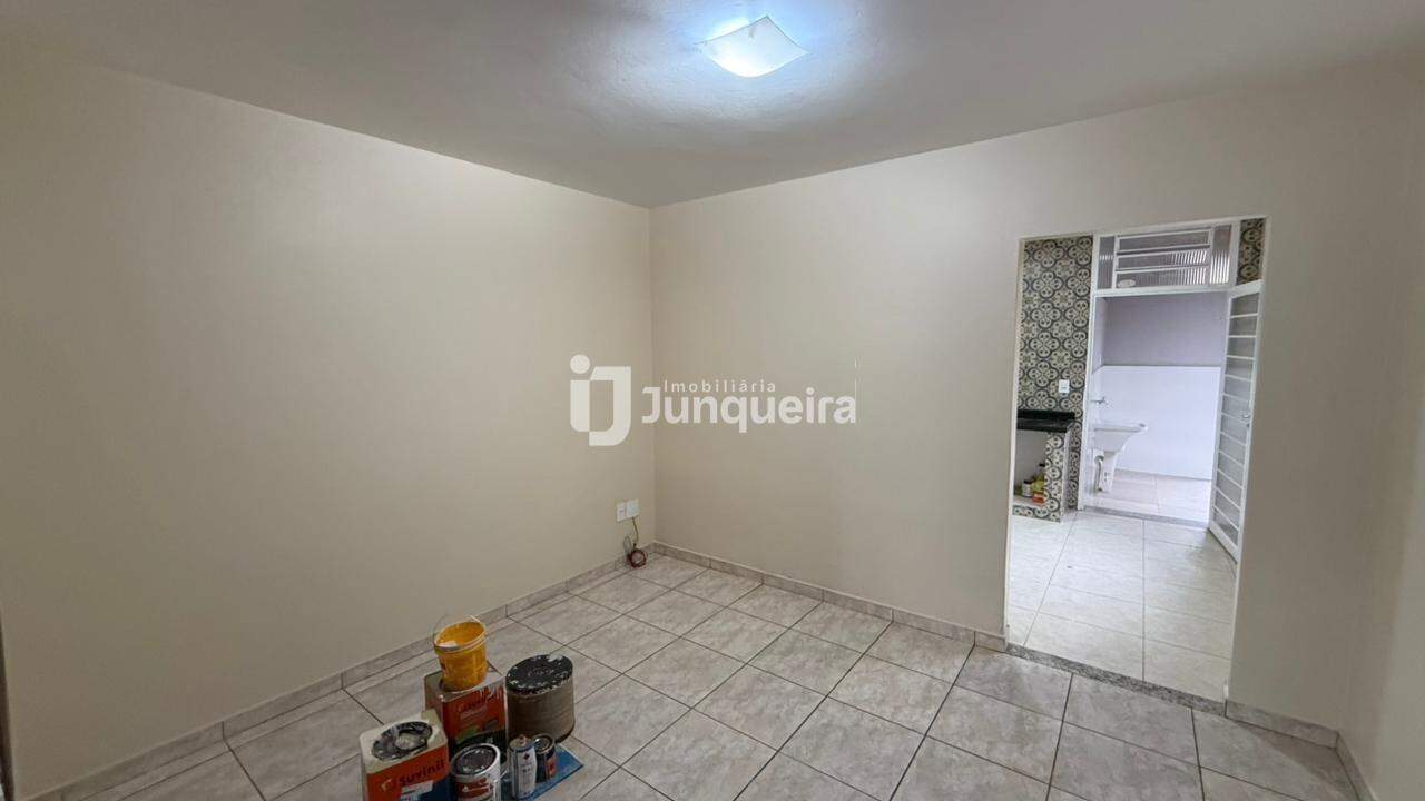 Casa para alugar, 2 quartos, 1 vaga, no bairro Algodoal em Piracicaba - SP