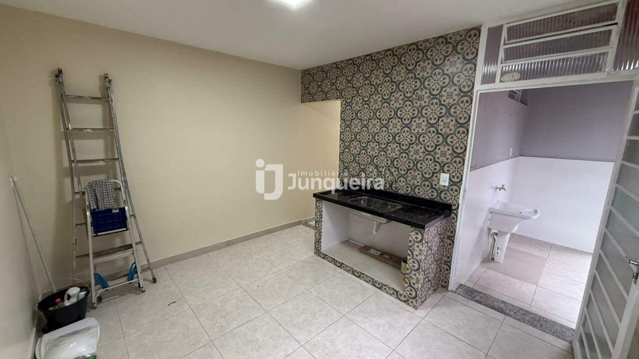 Casa para alugar, 2 quartos, 1 vaga, no bairro Algodoal em Piracicaba - SP