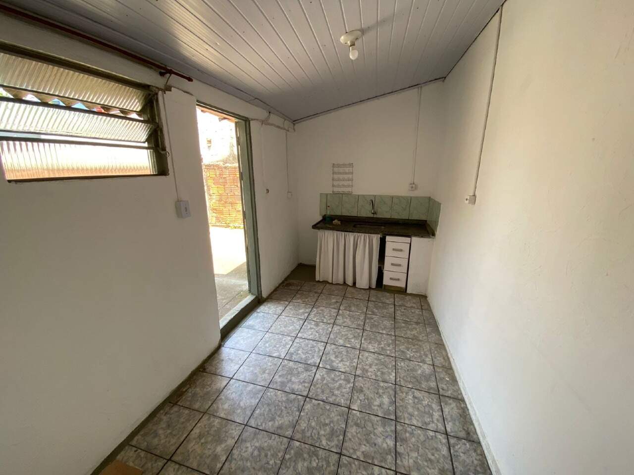 Casa para alugar, 2 quartos, no bairro Santa Terezinha em Piracicaba - SP
