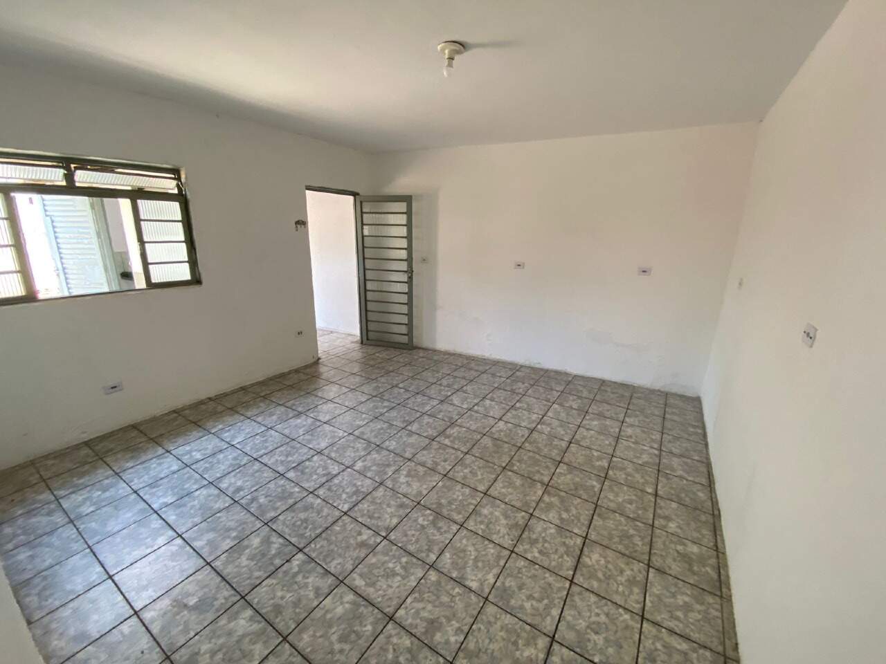 Casa para alugar, 2 quartos, no bairro Santa Terezinha em Piracicaba - SP