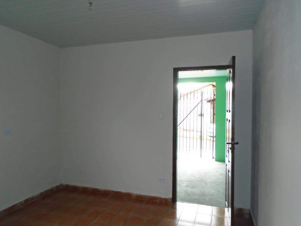 Casa para alugar, 2 quartos, sendo 1 suíte, 1 vaga, no bairro Santa Terezinha em Piracicaba - SP