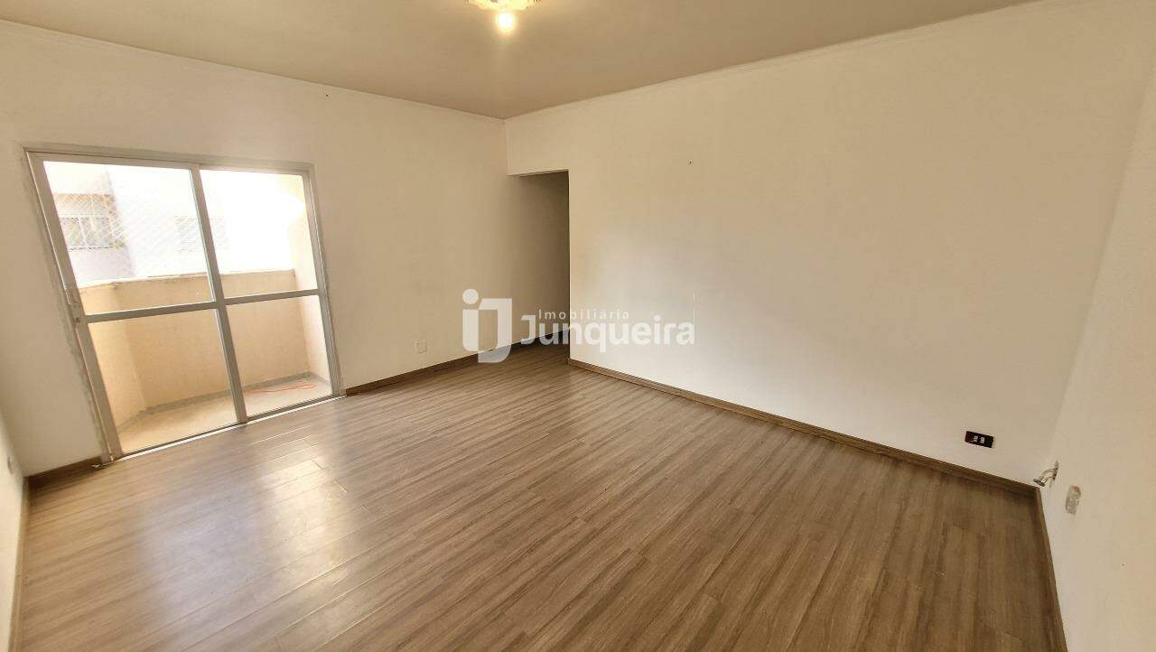 Apartamento para alugar no Portal do Guarujá, 2 quartos, sendo 1 suíte, 1 vaga, no bairro Jardim Petrópolis em Piracicaba - SP