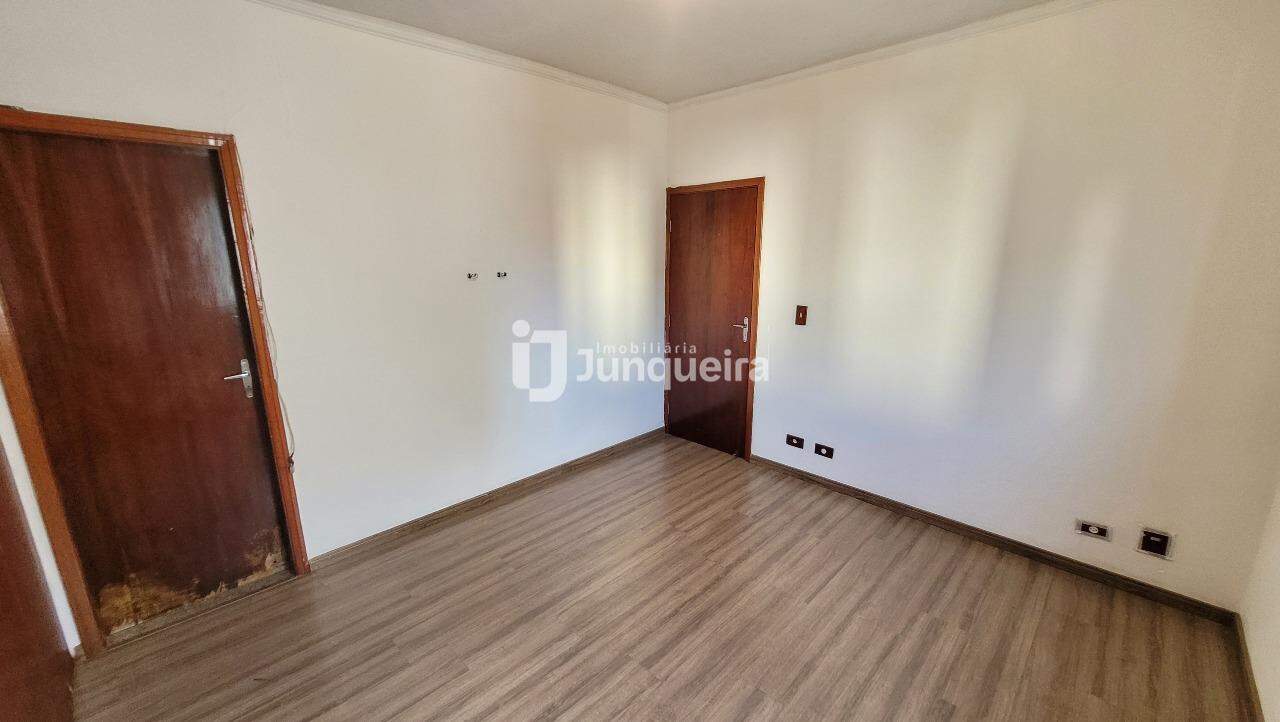 Apartamento para alugar no Portal do Guarujá, 2 quartos, sendo 1 suíte, 1 vaga, no bairro Jardim Petrópolis em Piracicaba - SP