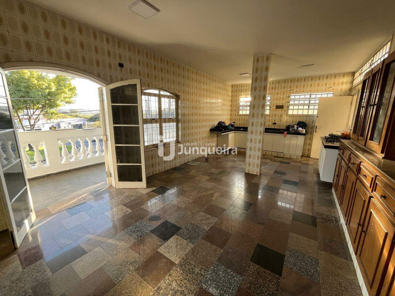 Casa para alugar, 3 quartos, sendo 3 suítes, 4 vagas, no bairro Nova Piracicaba em Piracicaba - SP
